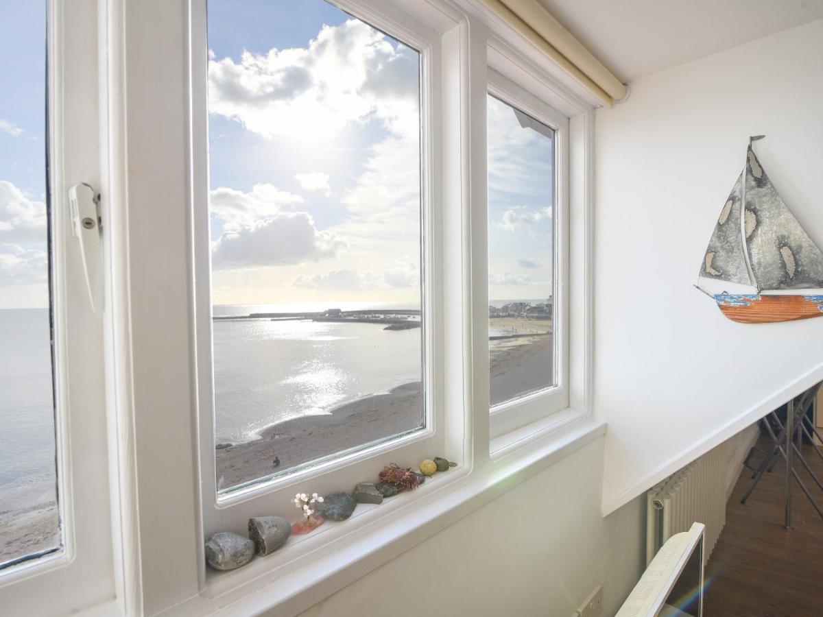 Seascape Apartment Lyme Regis Exterior photo